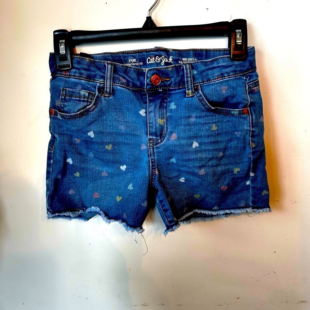 Cat & Jack girls super stretch heart shorts Adjustable waist. Frayed bottom. L​